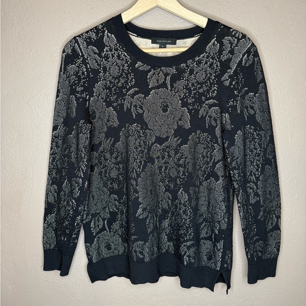 Ann Taylor Black and Cream Floral Patterned Crew Neck Sweater Size Medium Boho - Picture 2 of 16
